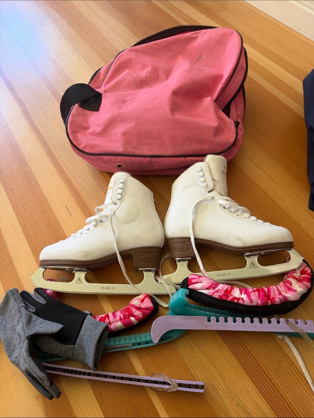 Jackson artiste mark iv ice skates